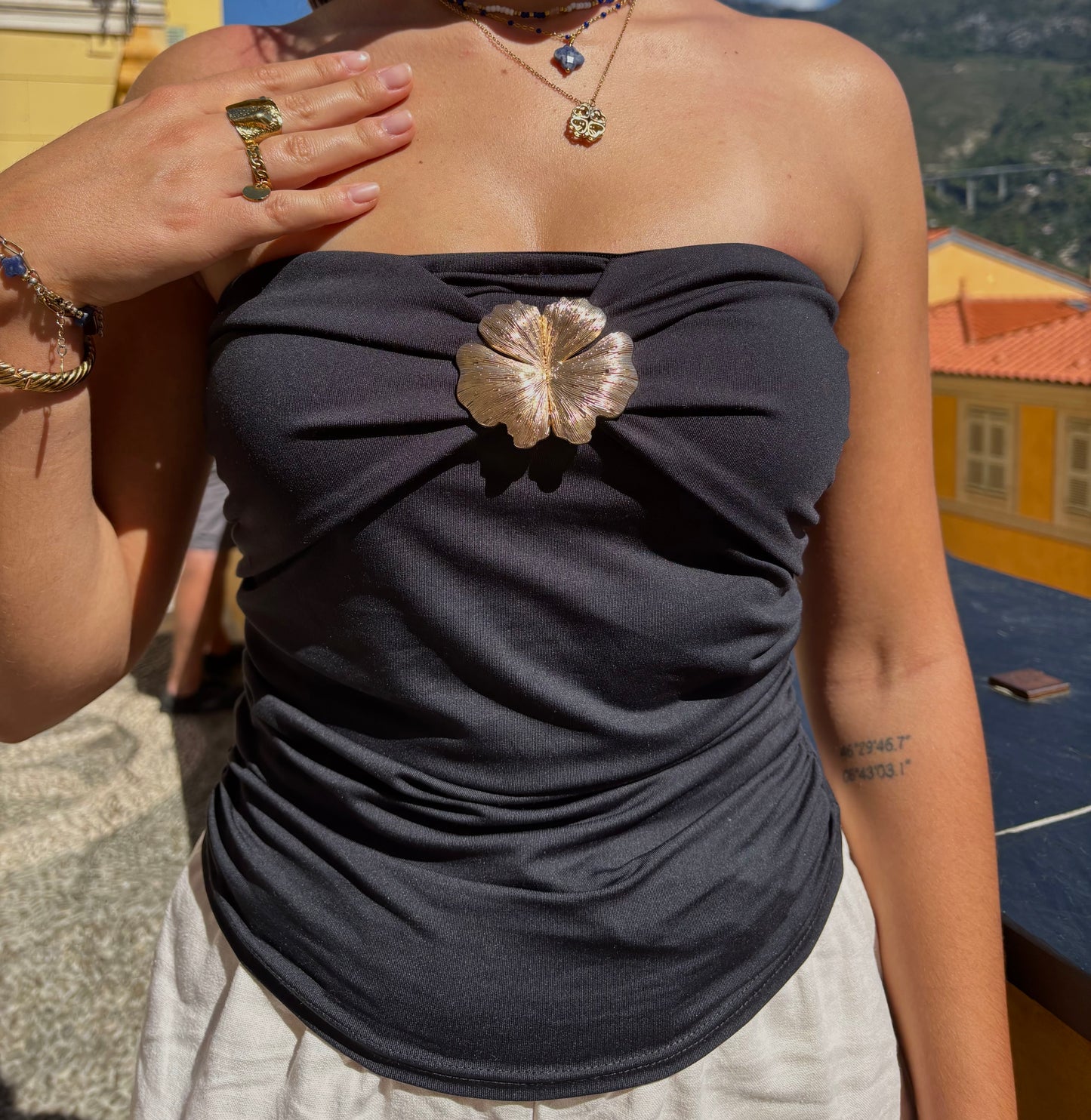 TOP NOIR FLEUR