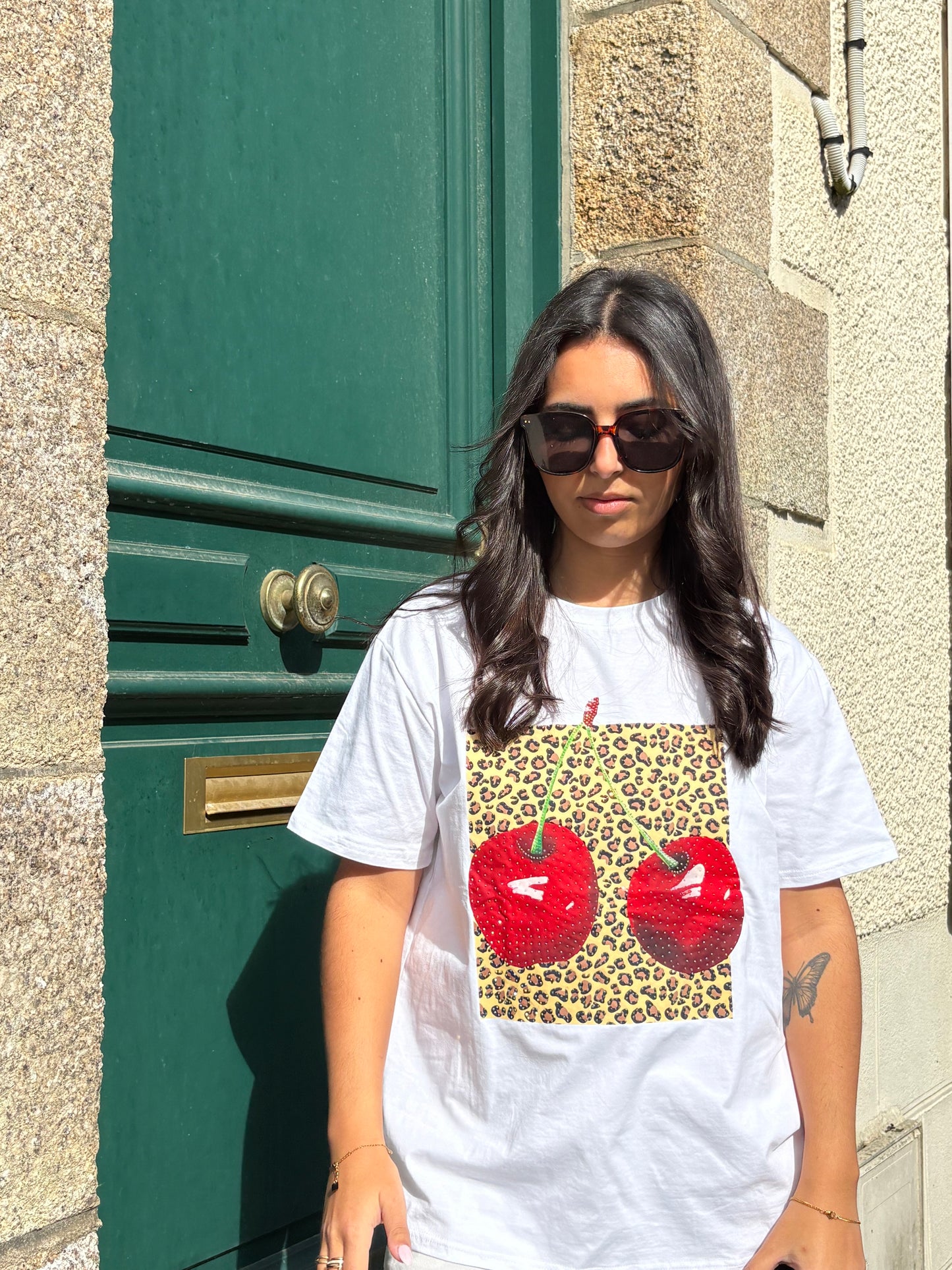 T-SHIRT CERISE.