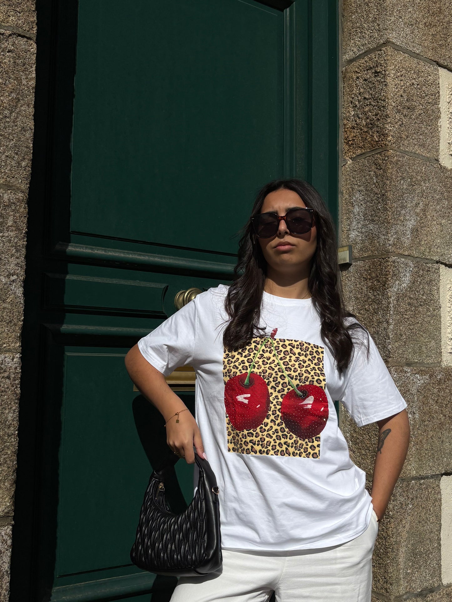 T-SHIRT CERISE.